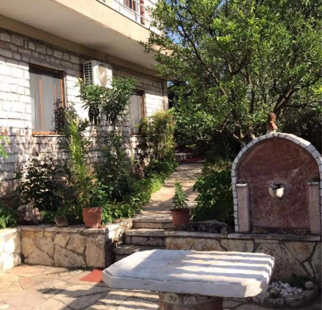 סרנדה Villa Korado דירה