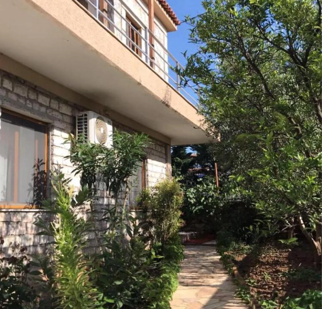 סרנדה Villa Korado