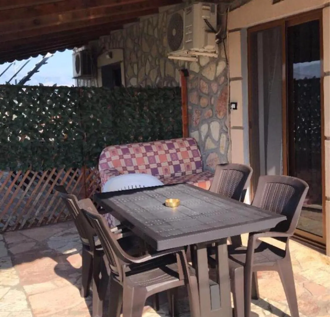 סרנדה Villa Korado דירה